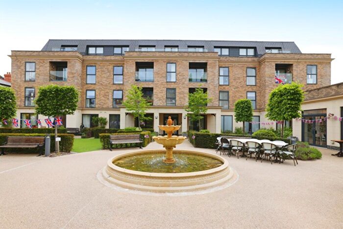 3 Bedroom Apartment For Sale In Fountain Way, Salisbury, SP2