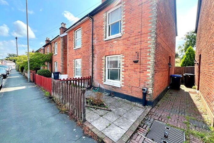 2 Bedroom Semi-Detached House To Rent In Woking, Surrey, GU21