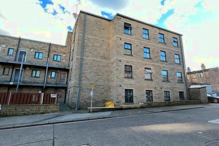 1 Bedroom Flat To Rent In Sunderland Street, Halifax, HX1