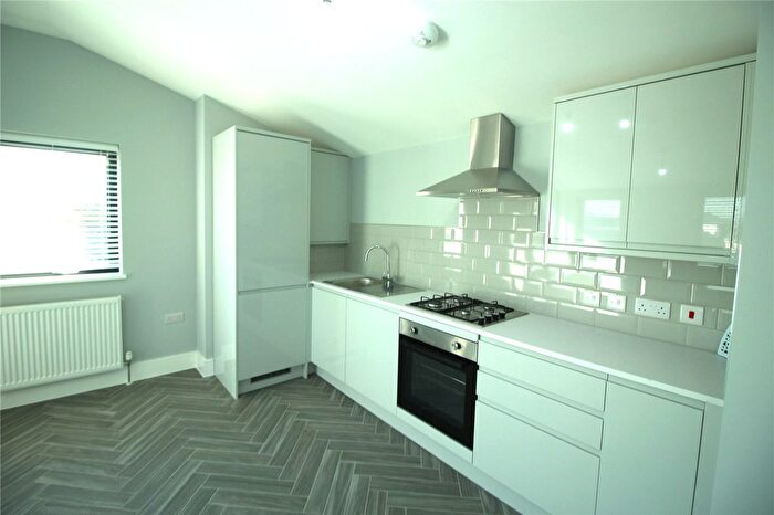 3 Bedroom Flat To Rent In Rathmore Road, Gravesend, Kent, DA11