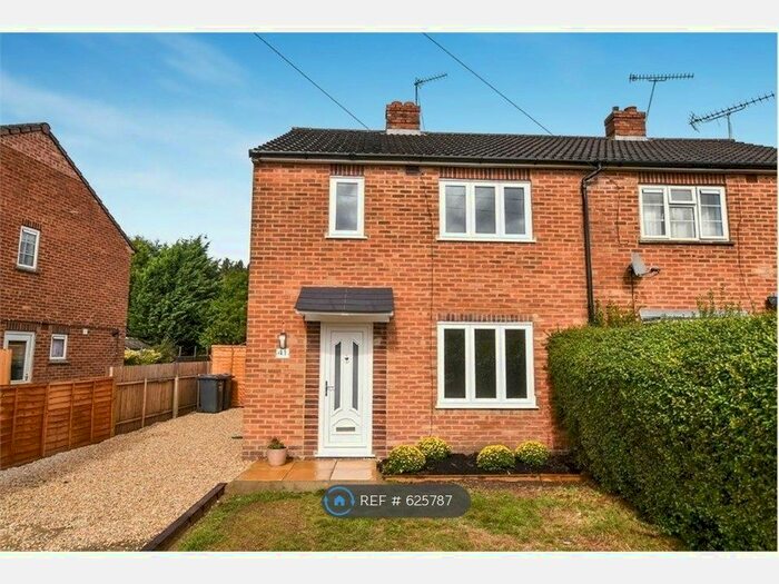 2 Bedroom Semi-Detached House To Rent In Sandycroft Road, Amersham, HP6