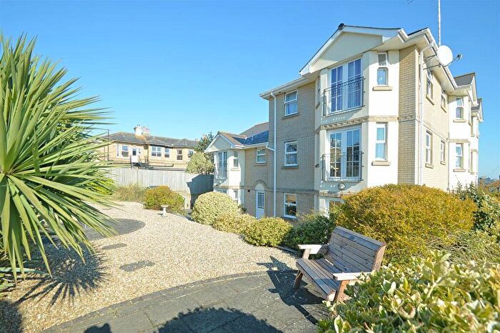 2 Bedroom Flat For Sale In Chain Free * Sandown, PO36