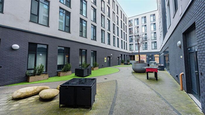 1 Bedroom Flat To Rent In Howard Gardens, Roath, Cardiff, CF24