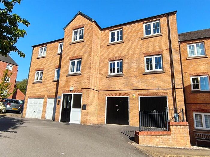 2 Bedroom Flat For Sale In Broadlands Gardens, Pudsey, LS28