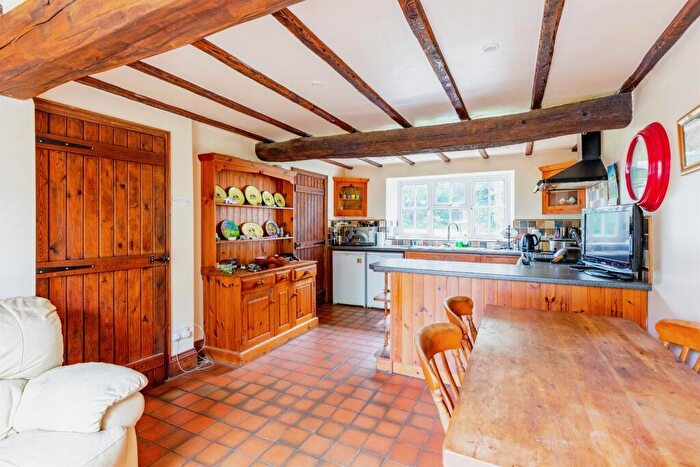 4 Bedroom Detached House For Sale In Church Lane, Great Doddington, NN29