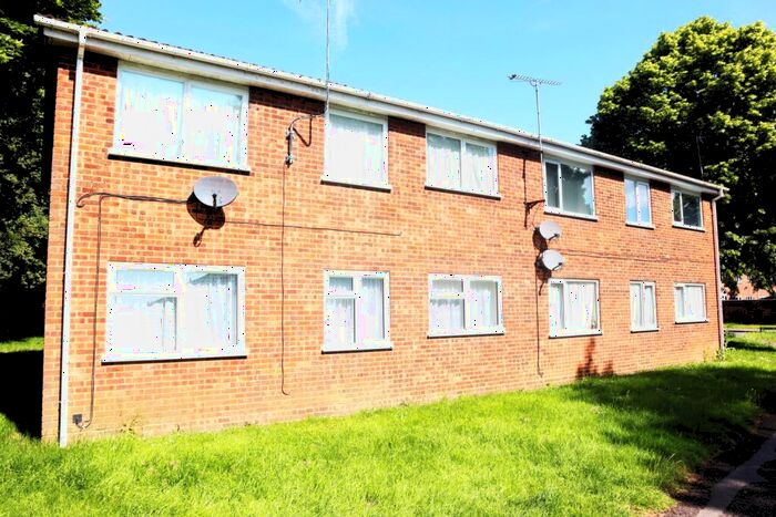 2 Bedroom Maisonette To Rent In Cromarty Court, Bletchley, Milton Keynes, MK3