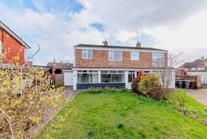 3 Bedroom Semi-Detached House To Rent In Elgar Close, Tonbridge, TN10