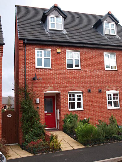 3 Bedroom Semi-Detached House To Rent In Woodville, DE11