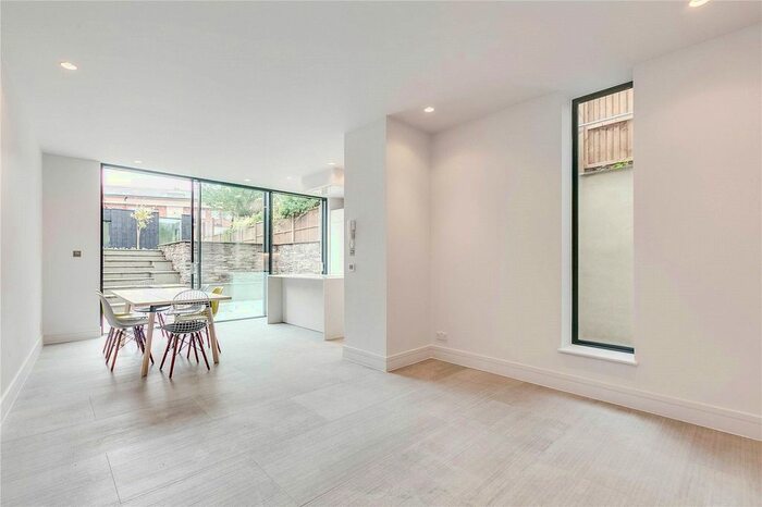 5 Bedroom Flat To Rent In Stile Hall Gardens, Chiswick, W4
