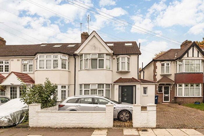 4 Bedroom Property For Sale In Allendale Road, Ealing, UB6