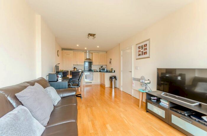 1 Bedroom Flat For Sale In Luminosity Court, Ealing, London, W13