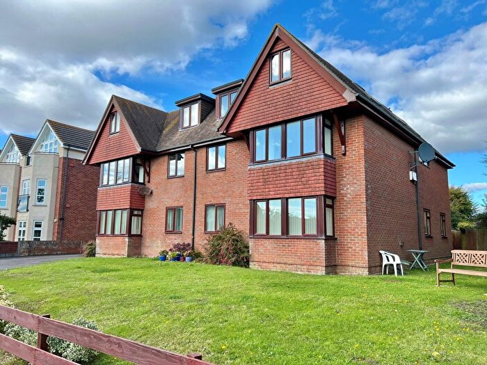 2 Bedroom Flat To Rent In Keyhaven Road, Milford On Sea, Lymington, Hampshire, SO41