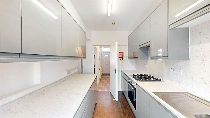 6 Bedroom House To Rent In Third Avenue, BA2
