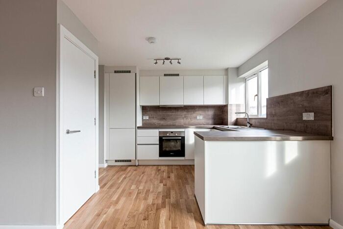 2 Bedroom Flat To Rent In Harrison Court Myers Lane, Off Mercury Road, SE14