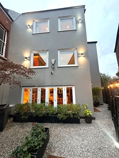 4 Bedroom Semi Detached House For Sale In Cromwell Avenue, London, N6