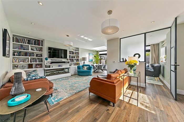 4 Bedroom Detached House For Sale In Canberra Place, Kew, Surrey, TW9