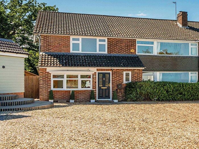4 Bedroom Semi Detached House For Sale In The Crescent, Mortimer Common, RG7