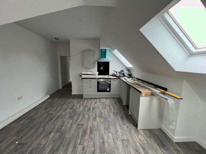 1 Bedroom Flat To Rent In Bedroom Flat Charminster Road, Bournemouth- Available Now, BH9