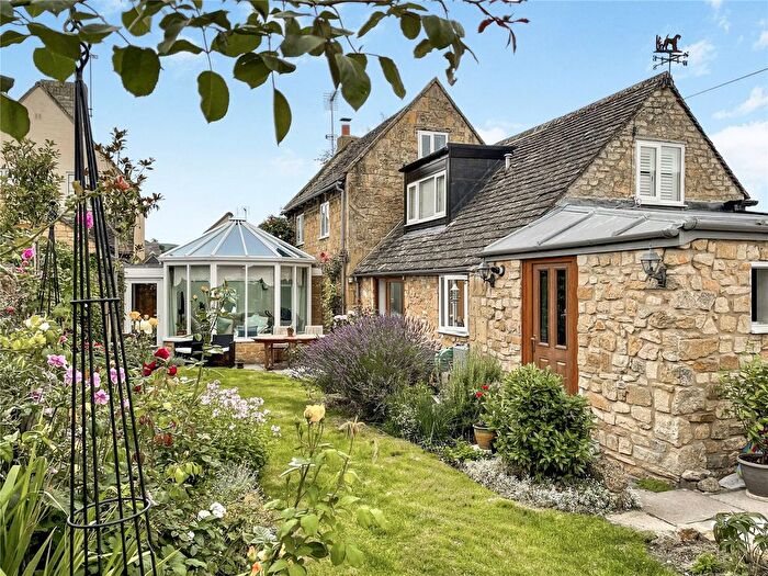 3 Bedroom Detached House For Sale In High Street, Broadway, Worcestershire, WR12