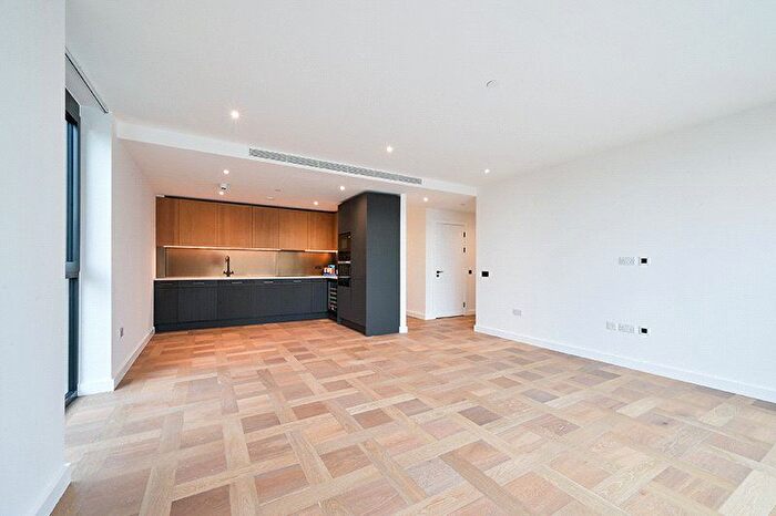 3 Bedroom Flat To Rent In Boxwood Gardens, London Dock, E1W