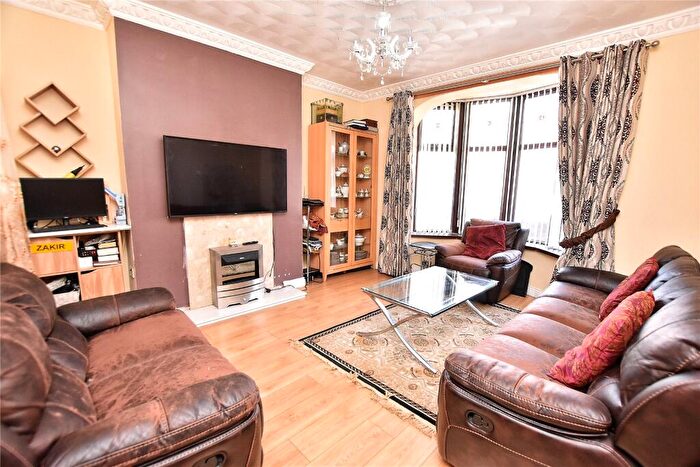 5 Bedroom Terraced House For Sale In Mere Street, Rochdale, Greater Manchester, OL11