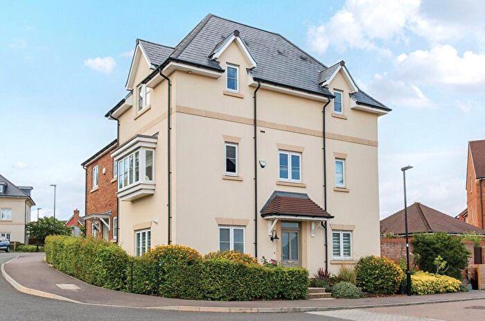 4 Bedroom Semi-Detached House For Sale In Poppy Corner, Warfield, Berkshire, RG42
