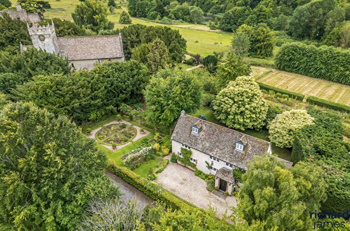4 Bedroom Detached House For Sale In Church Lane, Stanton Fitzwarren, Wiltshire, SN6