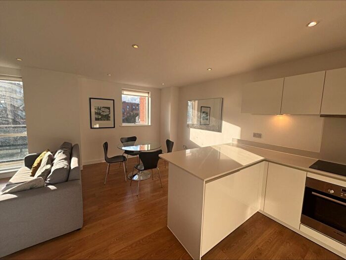 2 Bedroom Apartment To Rent In Yeo Street, Hudson House, E3