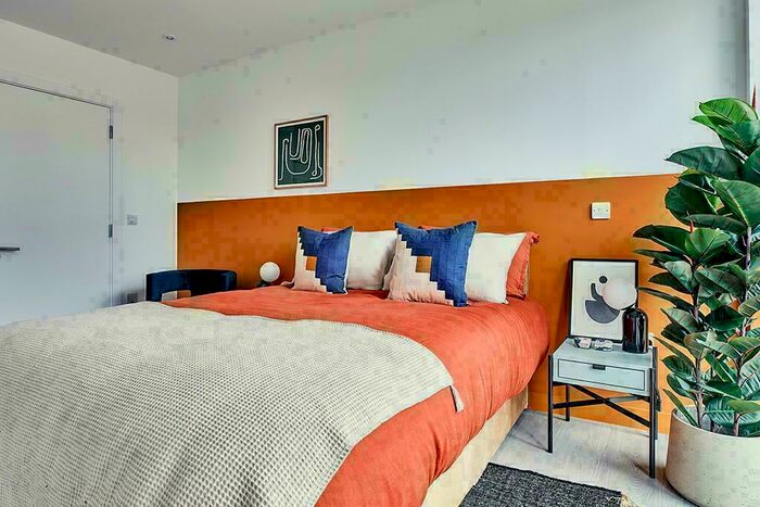 3 Bedroom Apartment To Rent In Park Lane, South Croydon, Surrey, CR0