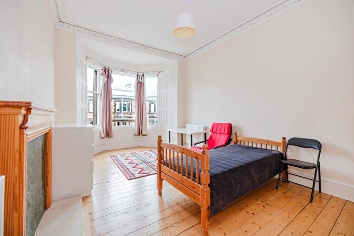 3 Bedroom Flat To Rent In L Dalkeith Road, Edinburgh, EH16