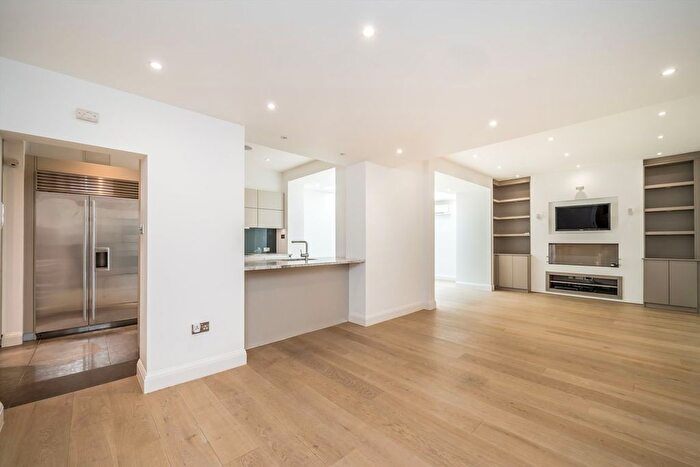 2 Bedroom Flat To Rent In Onslow Gardens, Kensington And Chelsea, SW7