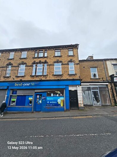 2 Bedroom Flat To Rent In Stony Lane, Bradford, BD2