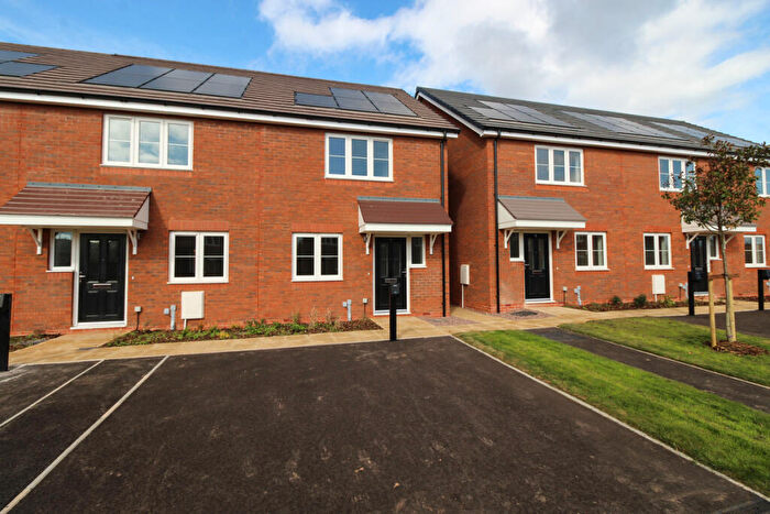 2 Bedroom End Of Terrace House For Sale In Sungold Close, Kenilworth, CV8