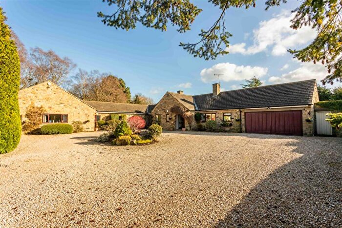 6 Bedroom Detached House For Sale In Shadwell Lane, Shadwell, LS17