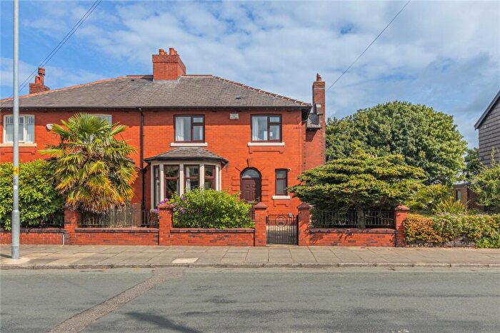 3 Bedroom Semi-Detached House For Sale In Bury Old Road, Heywood, Greater Manchesters, OL10
