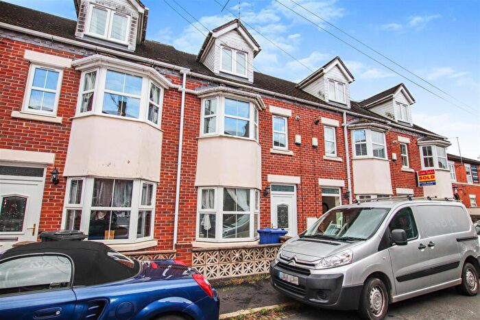 3 Bedroom Town House To Rent In Emberton Mews, Wolstanton, Newcastle, ST5
