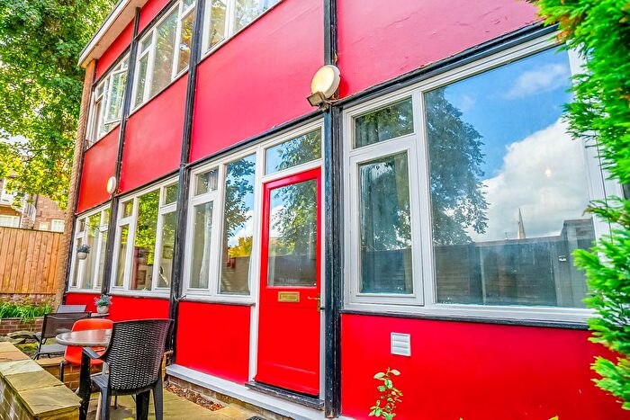 1 Bedroom Flat For Sale In Tanner Row, York, YO1