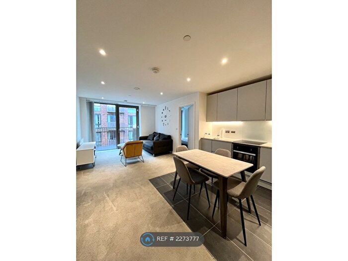 2 Bedroom Flat To Rent In Block C, Salford, M5