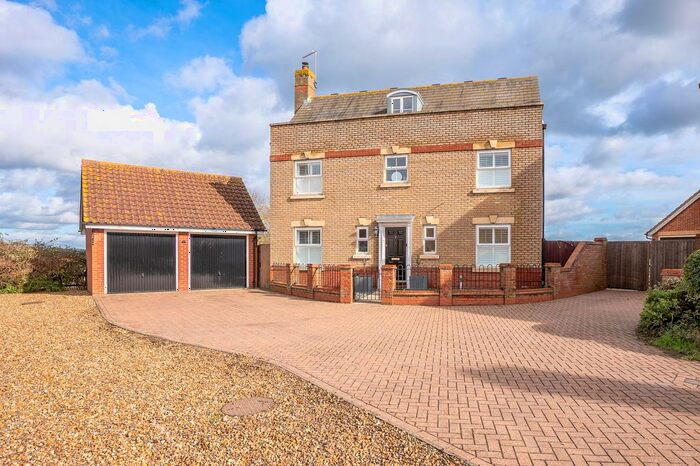 5 Bedroom Detached House For Sale In Pemberton Field, Rochford, SS4