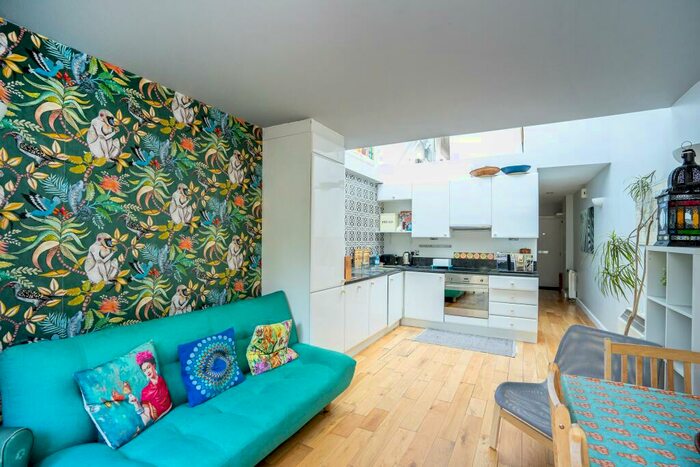 2 Bedroom Terraced House To Rent In Hurlock Street, N5