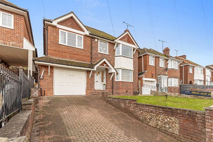 4 Bedroom Detached House For Sale In Guinions Road, High Wycombe, HP13