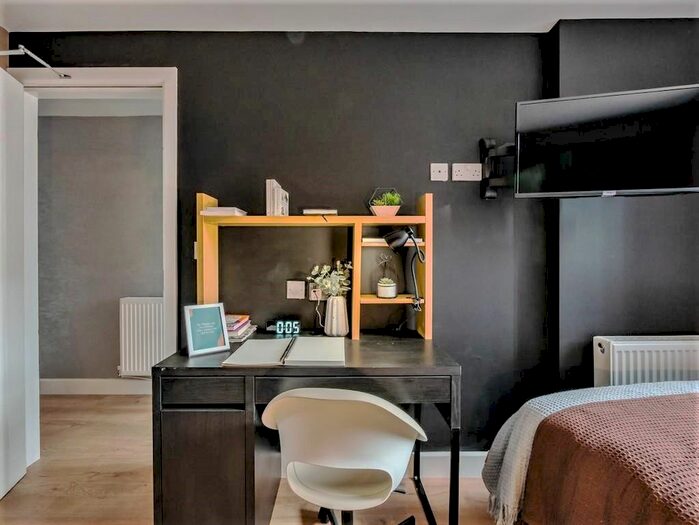 5 Bedroom Terraced House To Rent In Northfield Road, Coventry, CV1