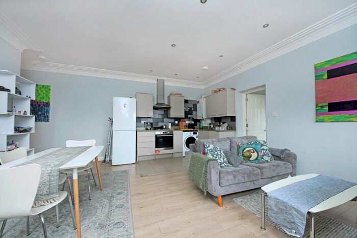 2 Bedroom Flat To Rent In Horn Lane, London, W3