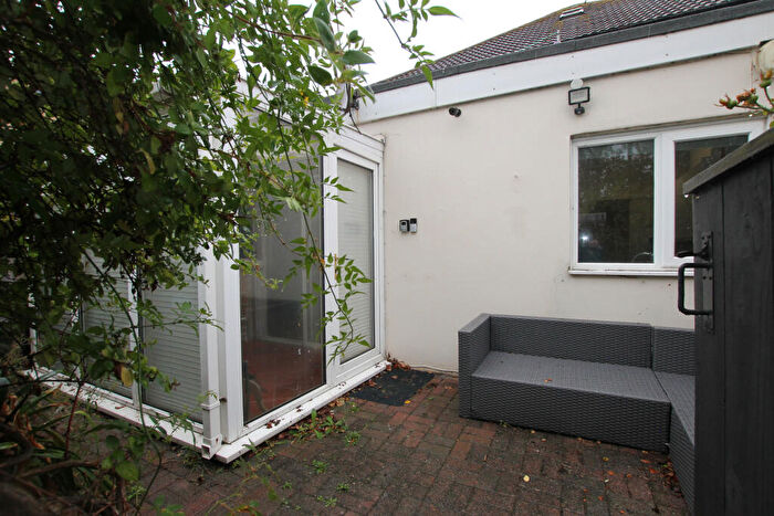 2 Bedroom Apartment To Rent In Rostrevor Court, Sandown Road, Lake, PO36
