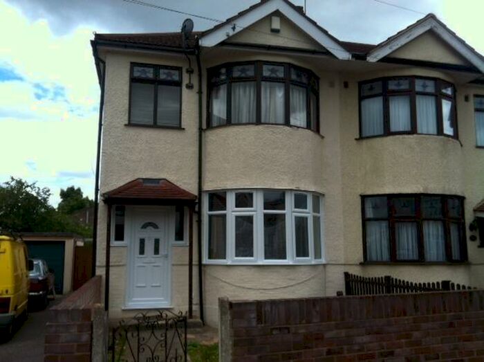 3 Bedroom Semi-Detached House To Rent In Dagenham, Essex, RM8