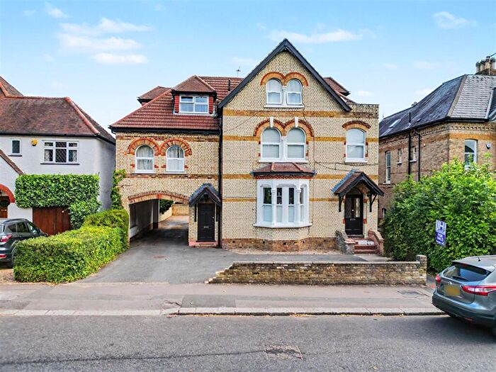 1 Bedroom Flat For Sale In Chase Green Avenue, Enfield, EN2