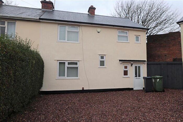 3 Bedroom Semi-Detached House To Rent In Temple Road, Willenhall, WV13