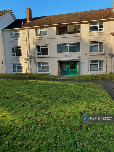 3 Bedroom Flat To Rent In Wellow Close, Southampton, SO18