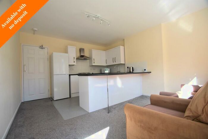 3 Bedroom Apartment To Rent In Kings Road, Southsea, PO5