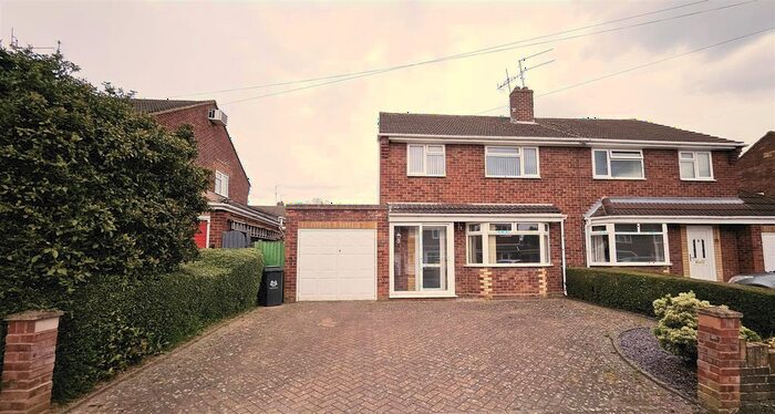3 Bedroom Semi-Detached House To Rent In Linksview Crescent, Newtown, Worcester, WR5